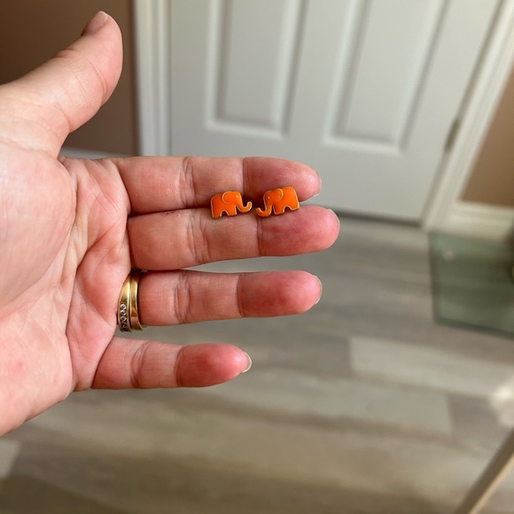 5/$25 Orange Elephant good stud Earrings 🐘 - Picture 4 of 6